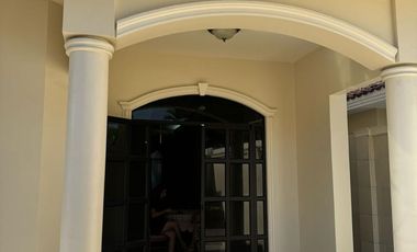 Venta de Casa en Samborondon, 4 Dormitorios