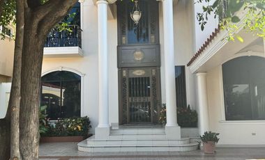 Venta de Casa en Samborondon, 4 Dormitorios