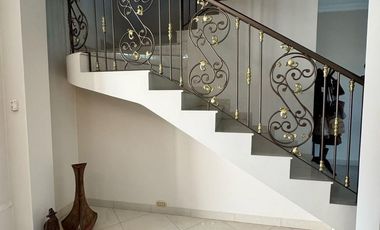 Venta de Casa en Samborondon, 4 Dormitorios