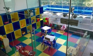 Frente a Cumbres de Santa Fe: 