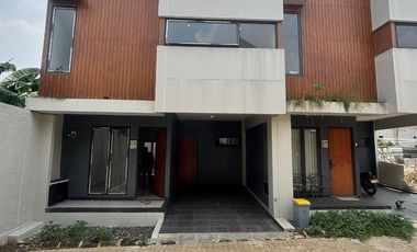 Rumah 2 Lantai Akses Strategis menuju Jaksel dan Tangerang BSD