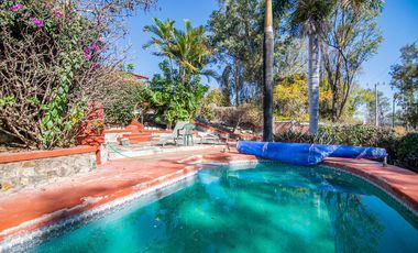 Excelente casa con vista al lago y alberca en Agua escondida!