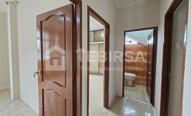 Venta de Propiedad Rentera, 4 departamentos y Local comercial - Ciudadela IETEL, Norte de Guayaquil