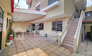 Venta de Propiedad Rentera, 4 departamentos y Local comercial - Ciudadela IETEL, Norte de Guayaquil