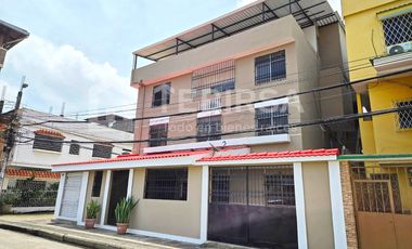 Venta de Propiedad Rentera, 4 departamentos y Local comercial - Ciudadela IETEL, Norte de Guayaquil