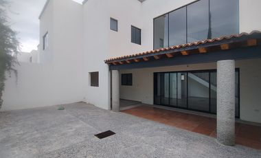 Casa nueva en privada con vigilancia en San Miguel de Allende