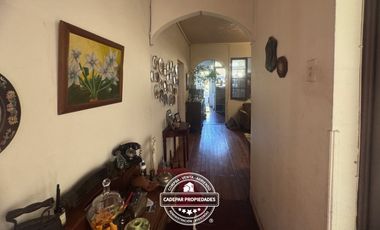 VENDE AMPLIA CASA EN PROVIDENCIA