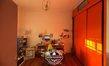 VENDE AMPLIA CASA EN PROVIDENCIA