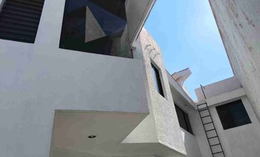 Casa en venta en El Palomar, Zona baja