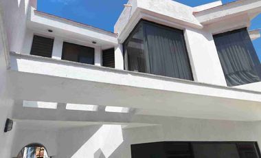 Casa en venta en El Palomar, Zona baja