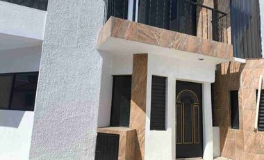 Casa en venta en El Palomar, Zona baja