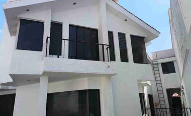 Casa en venta en El Palomar, Zona baja