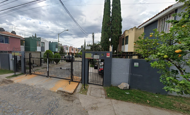 CASA EN VENTA EN LA COLONIA LOMAS DE SAN AGUSTIN EN TLAJOMULCO DE ZUÑIGA, JALISCO -SF