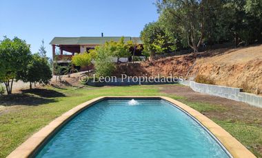 Leon propiedades vende casa en sector Los Naranjos, Curacaví.