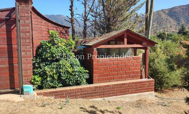 Leon propiedades vende casa en sector Los Naranjos, Curacaví.