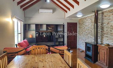 Leon propiedades vende casa en sector Los Naranjos, Curacaví.