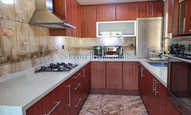 Leon propiedades vende casa en sector Los Naranjos, Curacaví.