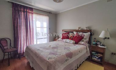 Leon propiedades vende casa en sector Los Naranjos, Curacaví.