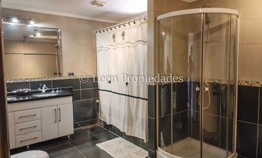 Leon propiedades vende casa en sector Los Naranjos, Curacaví.