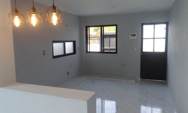 CASA CON ALBERCA EN OAXTEPEC MORELOS.