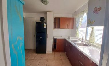 Se vende Acogedora propiedad aislada en condominio Jardines de las Vizcachas