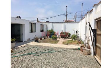 Casa Tipo Bungalow En Importante Terreno, En Esquina – Playa Los Pulpos, Lurín