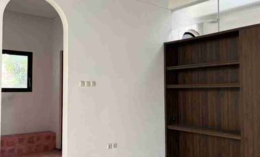 Dijual Rumah Plus Kolam Renang Komp. Senam Indah Jl. Terusan Jakarta Antapani