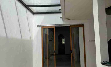 Dijual Rumah Plus Kolam Renang Komp. Senam Indah Jl. Terusan Jakarta Antapani