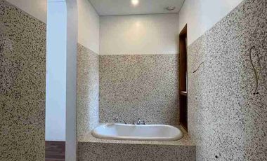 Dijual Rumah Plus Kolam Renang Komp. Senam Indah Jl. Terusan Jakarta Antapani