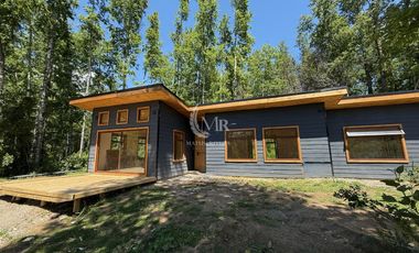 Casa en Parcela, Completamente Nueva, A 5 Minutos de Comercio - Pucón