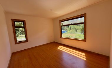 Casa en Parcela, Completamente Nueva, A 5 Minutos de Comercio - Pucón