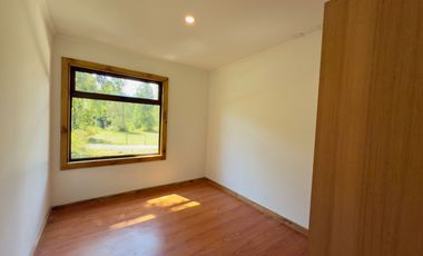 Casa en Parcela, Completamente Nueva, A 5 Minutos de Comercio - Pucón