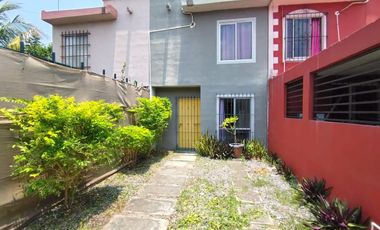 Hermosa Casa Amplia En Fracc. Laguna Real !!!