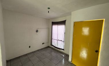 Hermosa Casa Amplia En Fracc. Laguna Real !!!