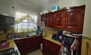 Se Venden Hermosa Casa Frente a Costco!!!