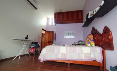 Se Venden Hermosa Casa Frente a Costco!!!