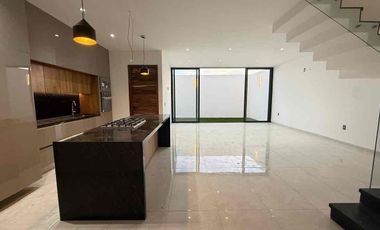 CASA EN VENTA EN VALLE IMPERIAL