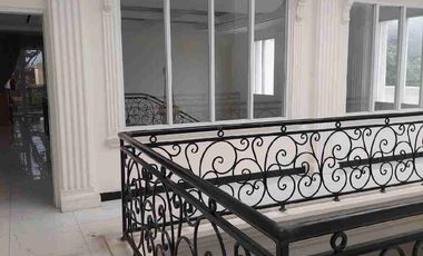 TURUN HARGA..MURAH Rumah American Clasik modern  FULL FURNISH Nagreg SIAP hunni