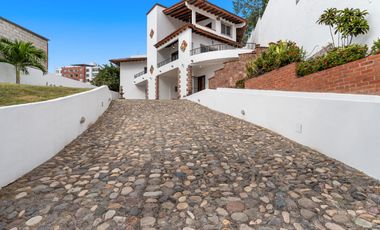Casa en Venta en Puerto Vallarta con Potencial de Desarrollo – El Calvario, Pitillal