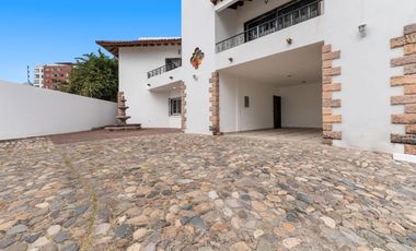 Casa en Venta en Puerto Vallarta con Potencial de Desarrollo – El Calvario, Pitillal