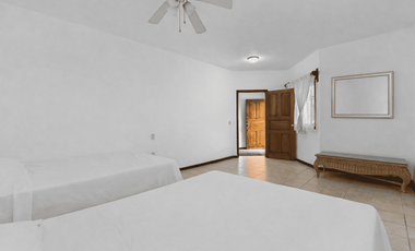 Casa en Venta en Puerto Vallarta con Potencial de Desarrollo – El Calvario, Pitillal