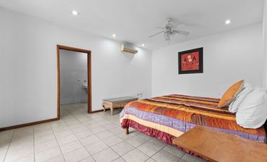 Casa en Venta en Puerto Vallarta con Potencial de Desarrollo – El Calvario, Pitillal