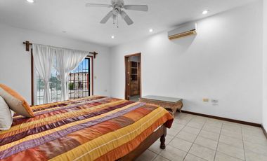Casa en Venta en Puerto Vallarta con Potencial de Desarrollo – El Calvario, Pitillal