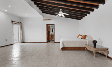 Casa en Venta en Puerto Vallarta con Potencial de Desarrollo – El Calvario, Pitillal