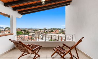 Casa en Venta en Puerto Vallarta con Potencial de Desarrollo – El Calvario, Pitillal