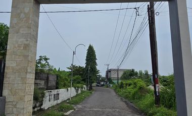 Dijual Rumah Murah Hitung Tanah BONUS Bangunan Alakadarnya Nol Jalan Raya Lingkar Timur Di Perum. CITRALOKA REGENCY, Rangkah Sidoarjo Kota