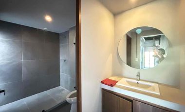 Renta de Estudio Amueblado con Alberca– 2do Nivel Sobre Av. Fonatur, a pasos de Av. Huayacán