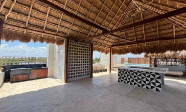 Renta de Estudio Amueblado con Alberca– 2do Nivel Sobre Av. Fonatur, a pasos de Av. Huayacán