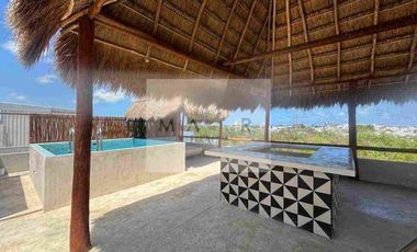 Renta de Estudio Amueblado con Alberca en 2do Nivel Sobre Av. Fonatur, a metros de Av. Huayacán