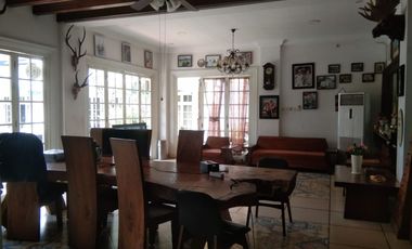 RUMAH MEWAH LOKASI STRATEGIS DI CIRENDEU TANGERANG SELATAN, BANTEN